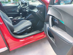 Peugeot 2008 PureTech 100 Allure - imagine 19