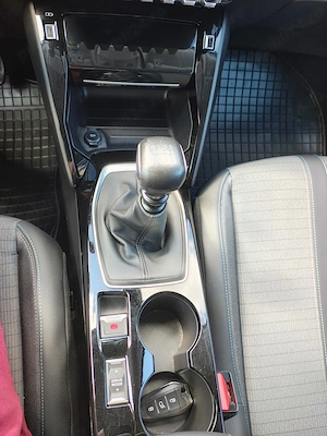 Peugeot 2008 PureTech 100 Allure - imagine 10