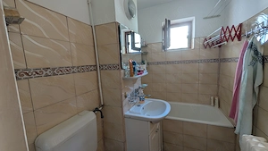 Apartament trei camere de inchiriat pe termen lung zona Republici Nord - imagine 10