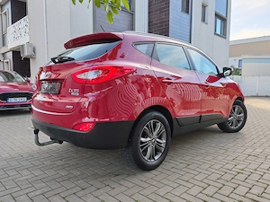 Hyundai IX 35 2.0 CRDI 4x4 NaviPieleLedCmrMasalierInczScaune BanchetaClimatronicJanteAluVara Iarna - imagine 2