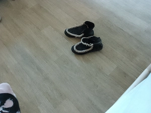 Vând papuci groși de casa 