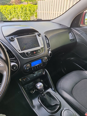 Hyundai IX 35 2.0 CRDI 4x4 NaviPieleLedCmrMasalierInczScaune BanchetaClimatronicJanteAluVara Iarna - imagine 11