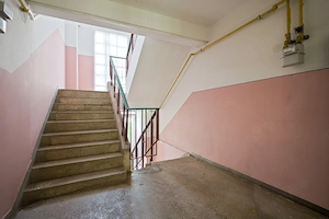 Apartament 3 camere de vânzare   23 August, Constanța | Suprafață generoasă, 4km de plajă