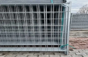Delimiteaza spatiile rapid si la preturi accesibile cu panouri de gard mobil!