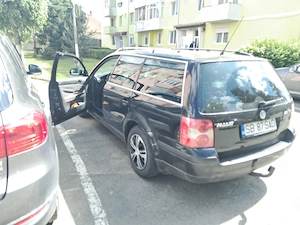 Masina de vânzare,vw passat b 5,5 2005,100 KW,140 cp,combi,merita văzut...