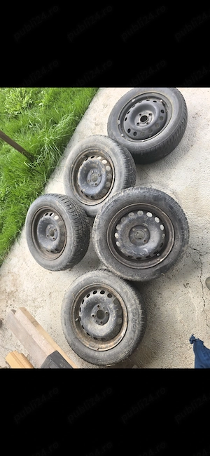 Jante tablă cu anvelope bune de iarna 175/65/R14