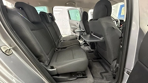 ** Peugeot 5008 ** - imagine 14