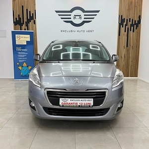 ** Peugeot 5008 ** - imagine 3