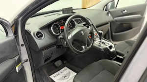 ** Peugeot 5008 ** - imagine 11