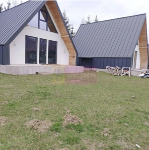 Vila A Frame de vanzare in Valea Doftanei
