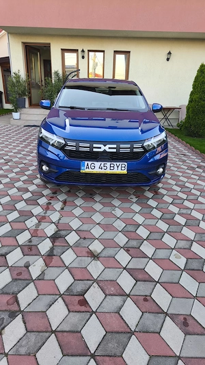 Vând Logan 3 2024