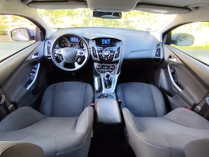 Ford Focus Titanium, 1.6 benzină clasic MPI, clima, Park assist - imagine 2
