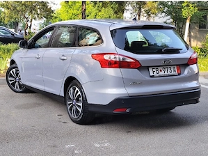 Ford Focus Titanium, 1.6 benzină clasic MPI, clima, Park assist - imagine 5