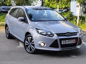 Ford Focus Titanium, 1.6 benzină clasic MPI, clima, Park assist - imagine 3
