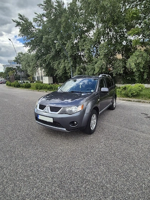 Mitsubishi Outlander 2.0 TDI-140 CP 4x4 decuplabil la buton