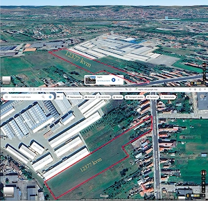 Vând 12.000 mp teren intravilan, cu 24 m front stradal, casă de 61 mp și seră de 160 mp. 