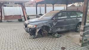 Masina pentru dezmembrări 