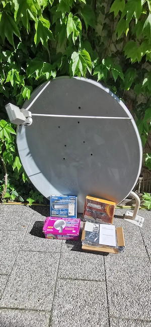 Antena parabolica completa, marime medie, multiple accesorii