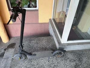trotinetă electrică pentru copii până la 15 ani