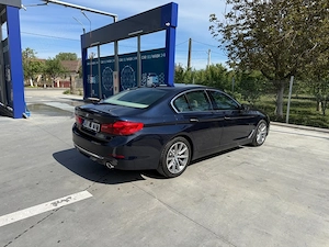 BMW 520d G30 Luxury Line   ACC   360    Display Key   Ambient Multicolor   133.000 KM   Fără Investi - imagine 4