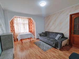 Ofer spre închiriere apartament 3 camere in Sud-Mausoleu 