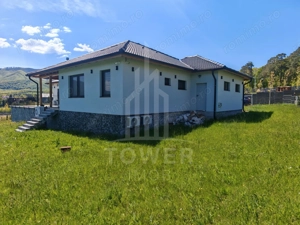 Casă spectaculoasă de vanzare situată în Tocile – „Mica Elvetie" - imagine 13