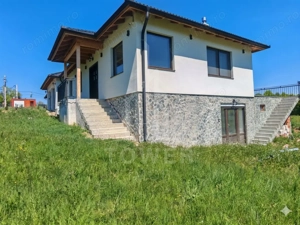 Casă spectaculoasă de vanzare situată în Tocile – „Mica Elvetie" - imagine 14