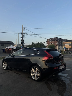 Volvo V40 D3, 5 cilindri in linie. 