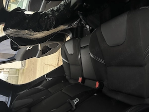 Volvo V40 D3, 5 cilindri in linie.  - imagine 9