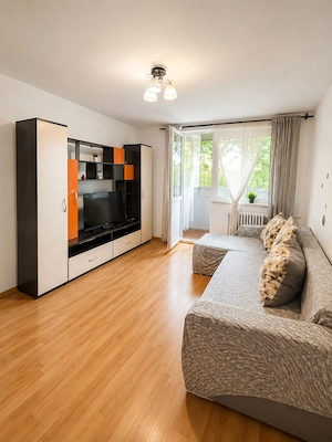 Apartament 2 camere STRADAL   ideal locuință sau spațiu comercial. Proprietar