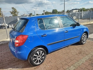 Skoda Fabia benzina 12 fab 2011 preț 2650 euro  - imagine 5