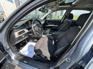 Bmw Seria 3 - imagine 13