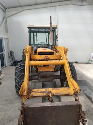 Tractor Renault 65-85 cai, 4x4 - imagine 3
