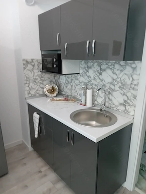 Proprietar vând apartament - imagine 3