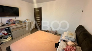 Apartament 4 camere decomandat 2 bai pivnita zona Strand Sibiu - imagine 17