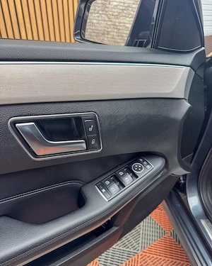 Mercedes-Benz  E-Klasse  E 200 CDI . RAR+ITP. Garantie 12 luni . Buy-Back . Test-Drive .  - imagine 17