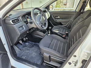 Dacia Duster 1.5 Blue DCI 115 CP 4x4 - imagine 4