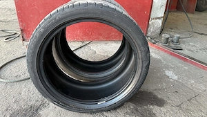 Vând 2 cauciucuri de vară Bridgestone Potenza 245/35R18