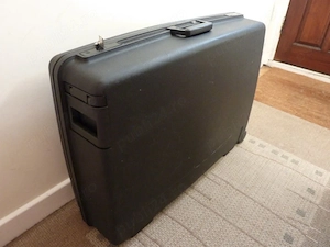 Valiza plastic dur Delsey Franta, diplomat vintage
