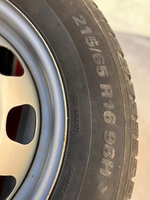 Set 4 roți iarnă complete Kumho WinterCraft WP52 215/65 R16 98H + jante tablă. Folosite 2 sezoane, s - imagine 2