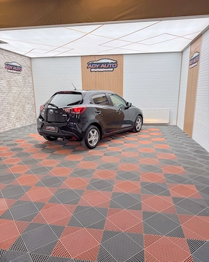   MAZDA 2 , AN 2015   12 . Km reali 90.000 . RAR+ITP. Garantie 12 luni . Buy-Back . Test-Drive .  - imagine 10
