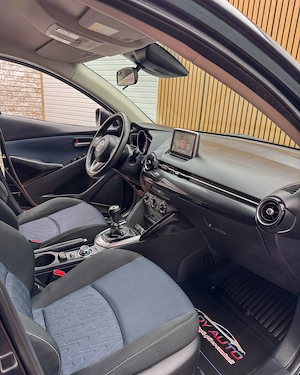   MAZDA 2 , AN 2015   12 . Km reali 90.000 . RAR+ITP. Garantie 12 luni . Buy-Back . Test-Drive .  - imagine 15