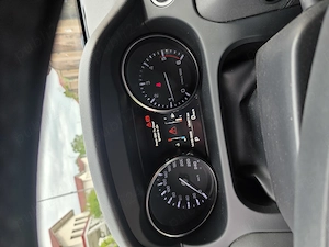 Vand auto Lend Rover discovery sport, 2015 motor 2.2,190 cai ,134000 km.Arata si funcționează foarte - imagine 2