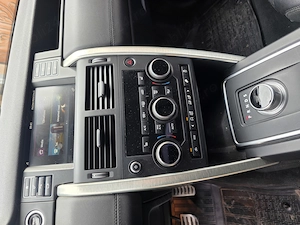 Vand auto Lend Rover discovery sport, 2015 motor 2.2,190 cai ,134000 km.Arata si funcționează foarte - imagine 3