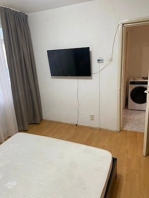 inchiriez apartament 2 camere decomandat