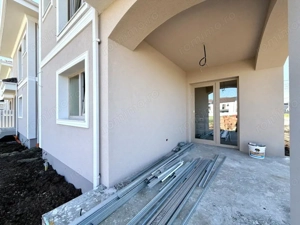 Duplex despartit prin camera tehnica, 5 camere, 110 mp utili - Dumbravita - imagine 2