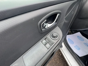 Renault Clio - imagine 12