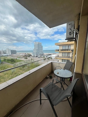 DE VÂNZARE APARTAMENT 2 camere zona cluburi Mamaia - imagine 3