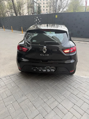 Ofer spre vânzare un autoturism marca Renault Clio 4, motorizare benzină 1.2 l, rulaj (9800 Km). - imagine 3