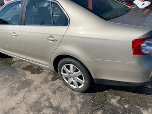 Unic proprietar ofer spre vânzare VW Jetta 1.4 TSI Confortline, model 2008, 190000 Km. - imagine 6
